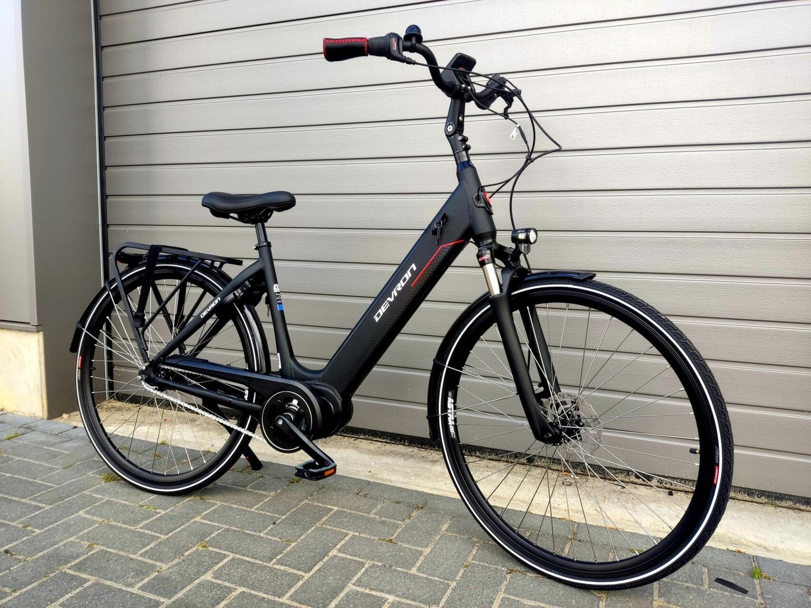 Devron 28426 City e-bike lage instap 80NM Middenmotor Zwart (L) - Afbeelding 2