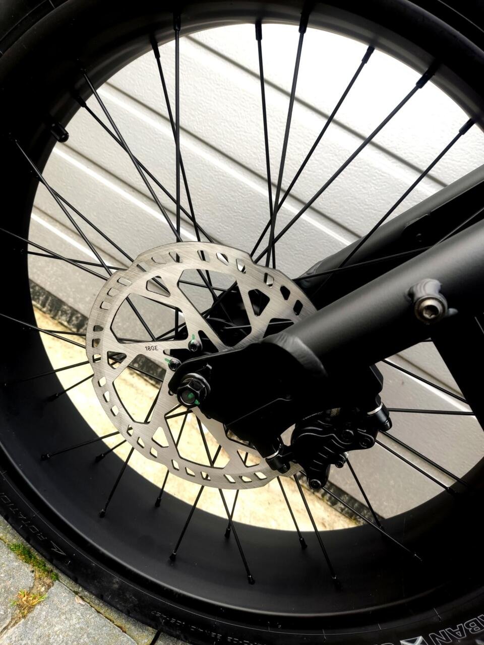 Brekr F250 Pure White Fatbike met riemaandrijving! - Afbeelding 18