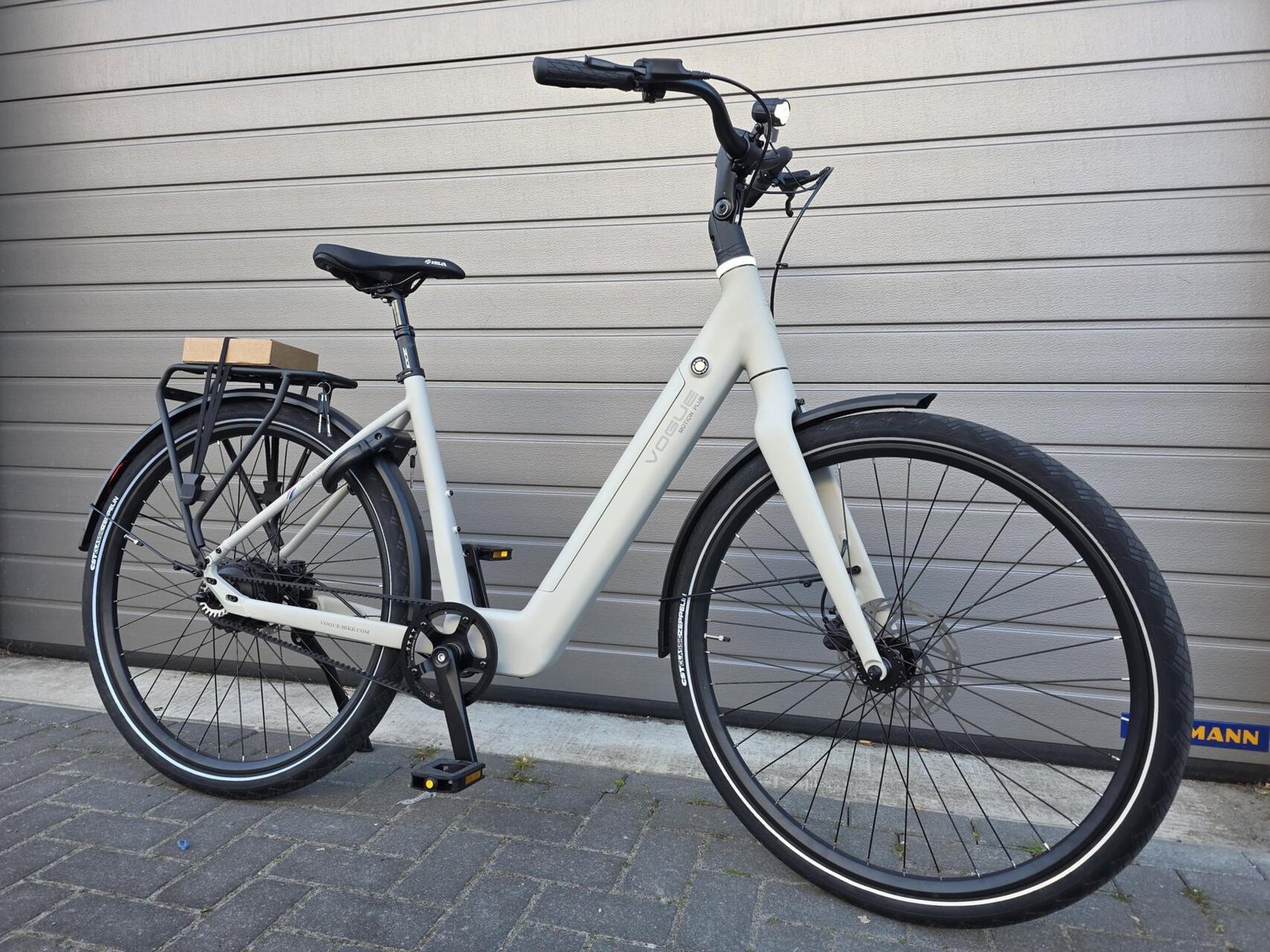 Vogue Motion Plus e-bike Grey met automatische versnelling en riemaandrijving Model: 2026 - Afbeelding 2