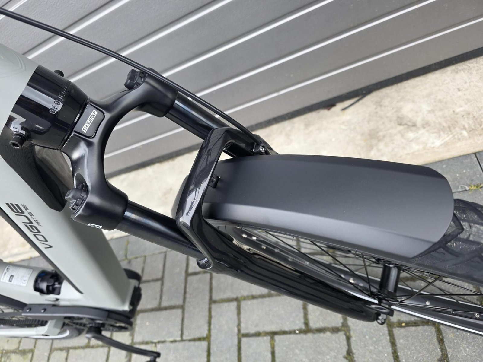 Vogue Artemis Matt Grey 2026 Volgeveerde elektrische fiets met riemaandrijving en middenmotor! - Afbeelding 4