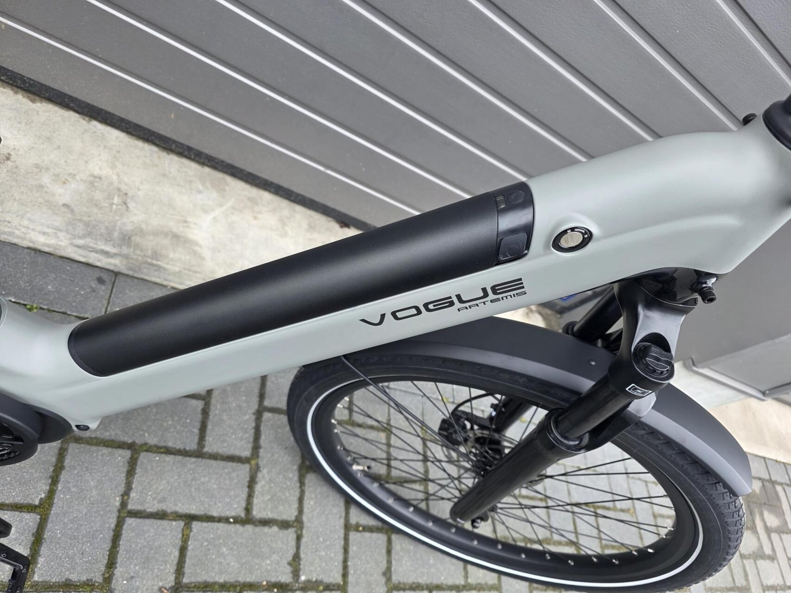 Vogue Artemis Matt Grey 2026 Volgeveerde elektrische fiets met riemaandrijving en middenmotor! - Afbeelding 7