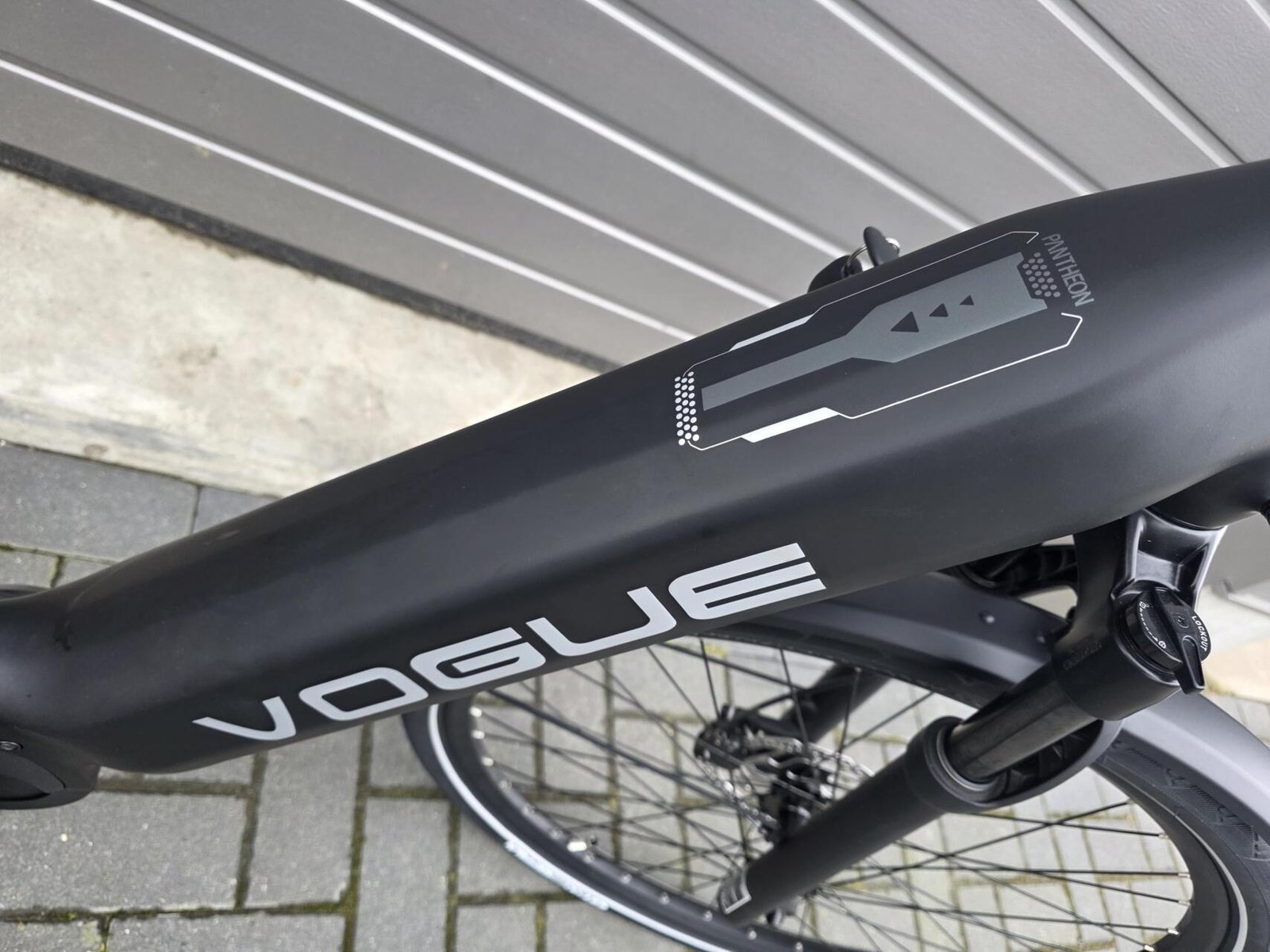 Vogue Pantheon Zwart N7 80NM middenmotor + riemaandrijving elektrische damesfiets Model: 2026 - Afbeelding 8