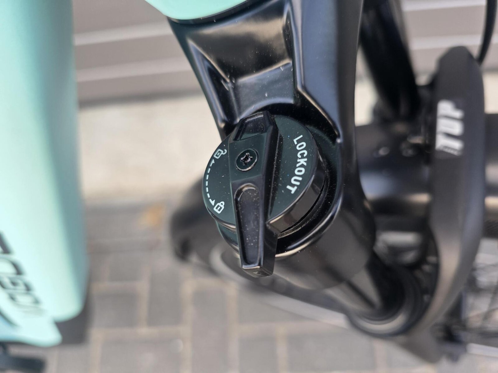 NIEUW Vogue Milo urban ebike elektrische damesfiets met riem - Afbeelding 7